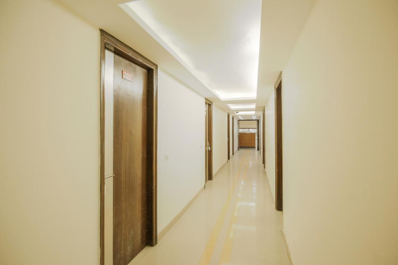 Collection O Sapphire Hotel Chandigarh Exterior photo