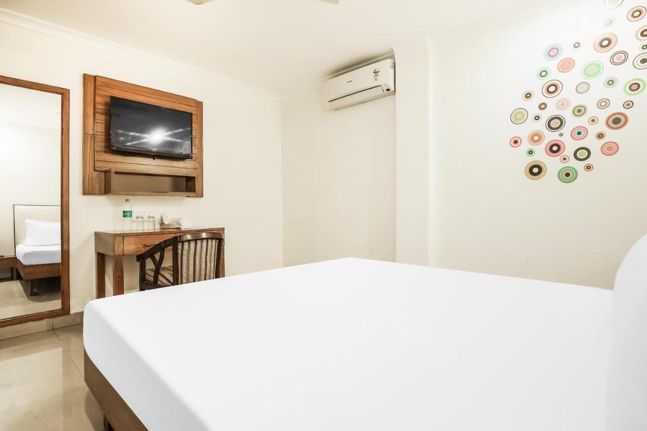 Collection O Sapphire Hotel Chandigarh Exterior photo