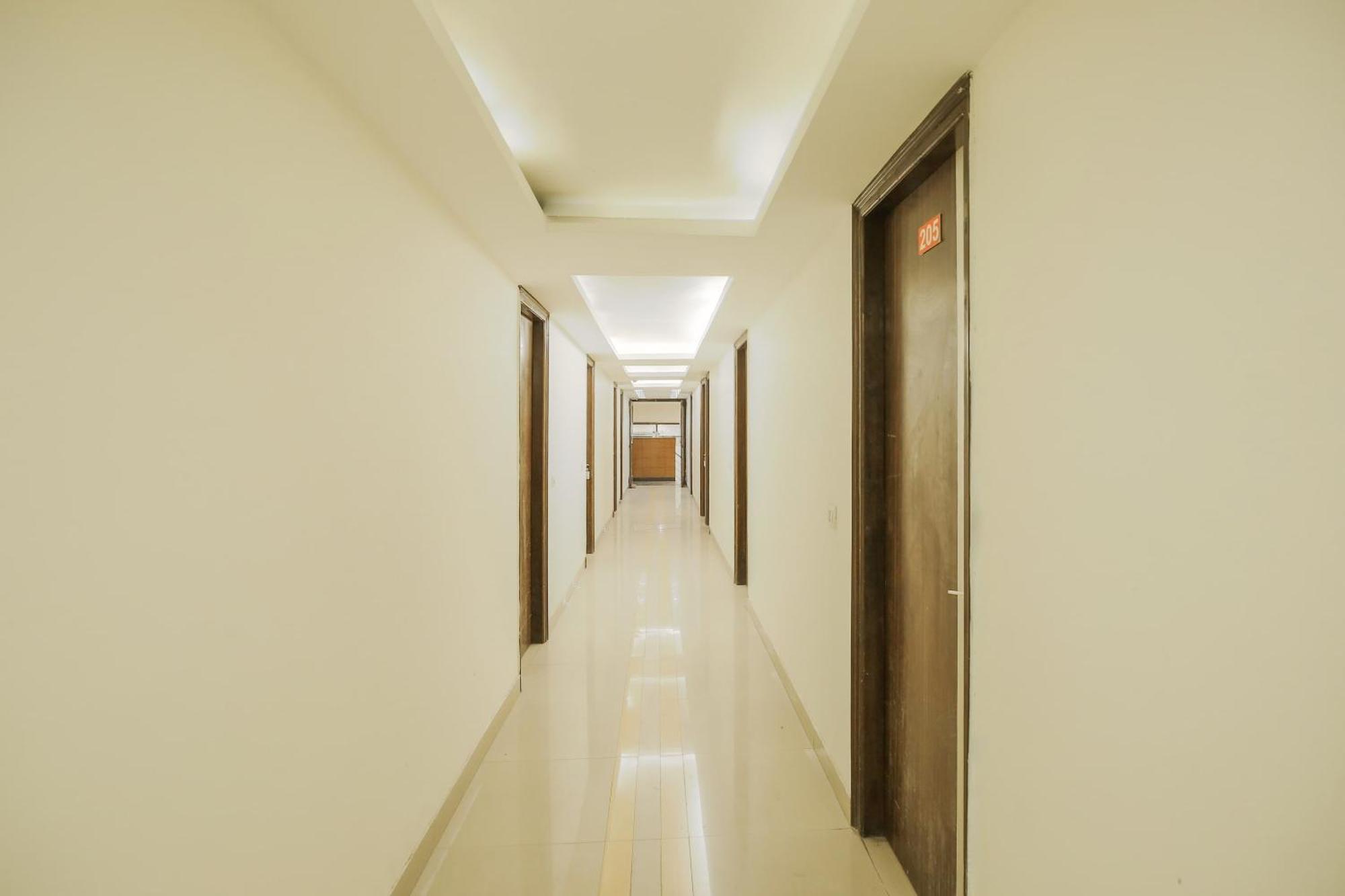 Collection O Sapphire Hotel Chandigarh Exterior photo